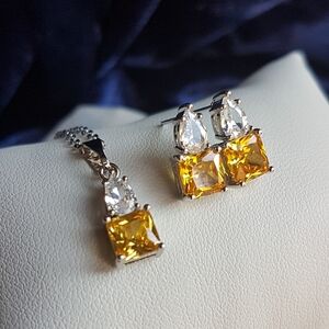 Swarovski Elements Delicate Square Yellow Citrine Necklace & Earrings SET NEW